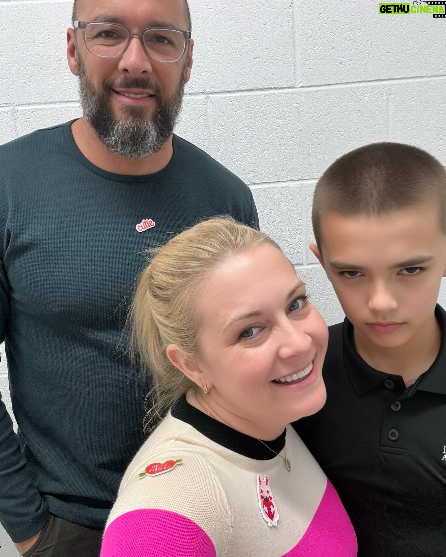 Melissa Joan Hart Instagram - My funny Valentines! Hot chicken, silly stickers (yes Marks says Cutie) and lots of love! 💕