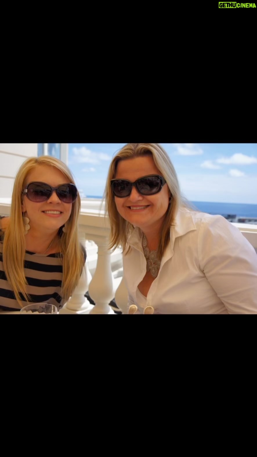 Melissa Joan Hart Instagram - From neighbors to friends to framily. These two ladies make the world a lot more fun and deserve to be celebrated not just one day in January but everyday!! Love you Line and Kenz!