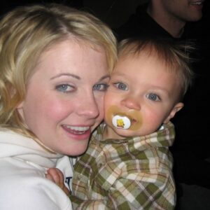Melissa Joan Hart Instagram - You're a child for another hour but you'll always be my baby!! Happy last hour of being 17 Mason!