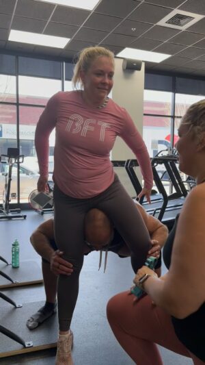 Melissa Joan Hart Instagram - When the hot 🔥 owner is your husband, you get a shoulder ride to post your 100th class photo on the wall!  @bft_brentwood 💯