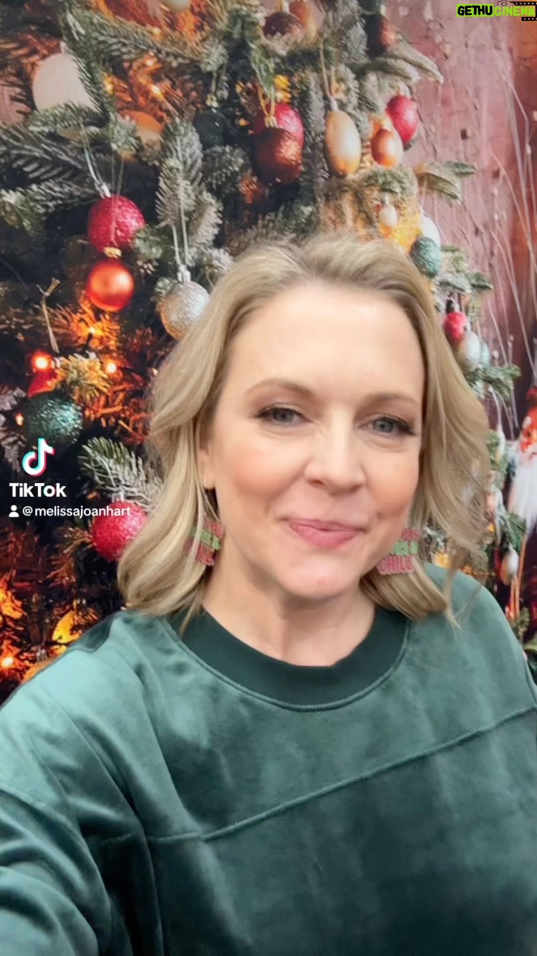 Melissa Joan Hart Instagram - When the phone gets passed to the Queens of Christmas! @taylorquinncole @danicamckellar @theerincahill @cindy_busby @aliciawitty @mflynn526 @jessicalowndes @thats4ent