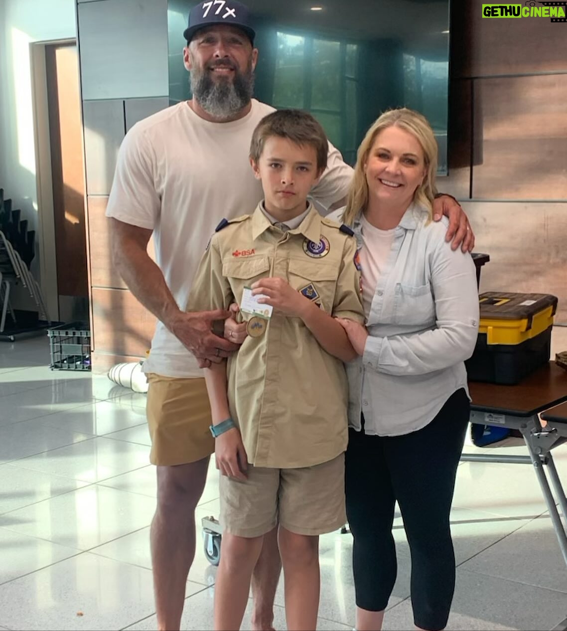 Melissa Joan Hart Instagram - How it started ▶️ how it's going! Direct from the @variety #PowerWomensLuncheon in NYC hosted by @lifetimetv to the Cub Scout crossover in Nashville. @boyscoutsofamerica here we come!