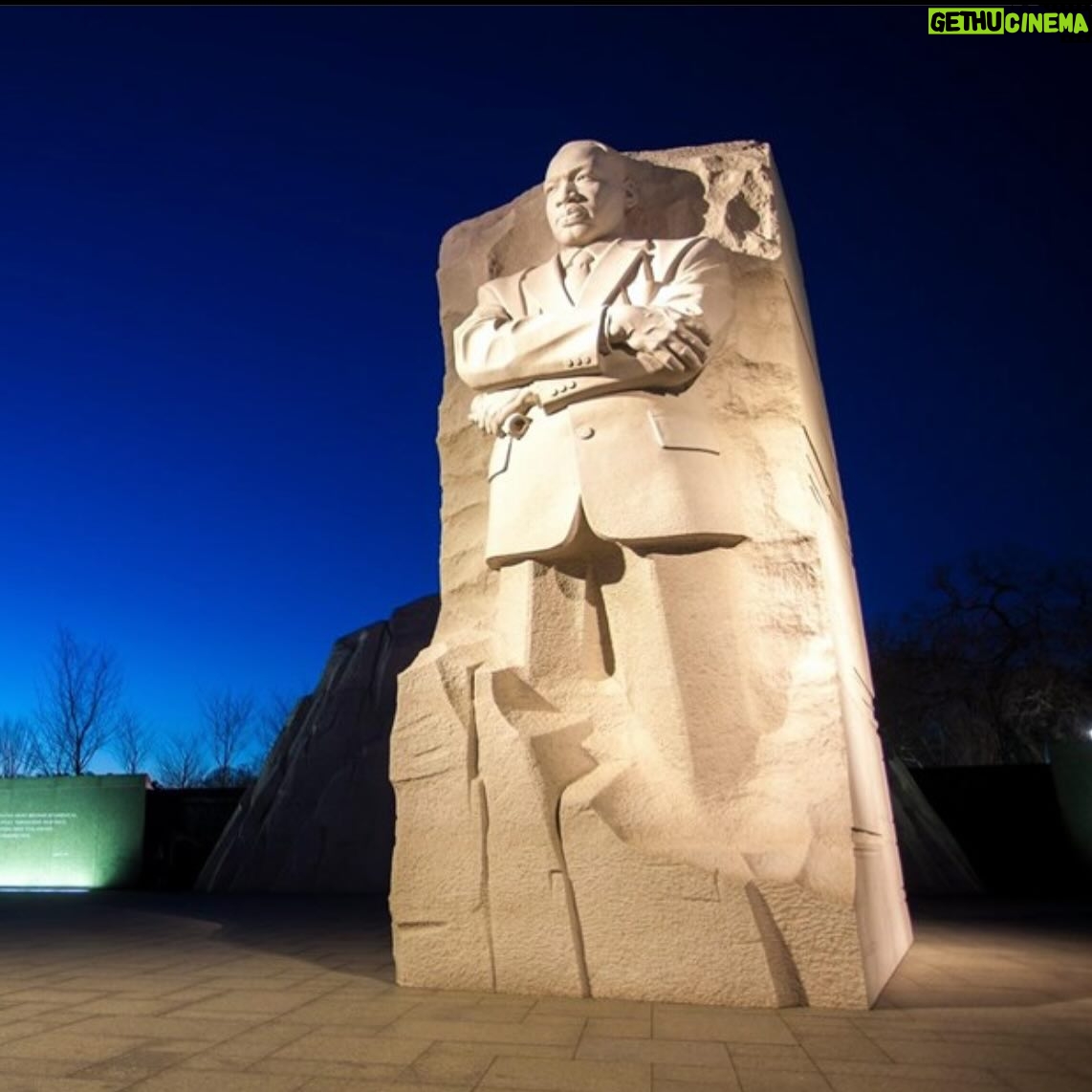 Melissa Joan Hart Instagram - " I have decided to stick with LOVE. Hate is too great a burden to bear." - Reverend Doctor Martin Luther King Junior Thank you for your leadership; then, now and always!