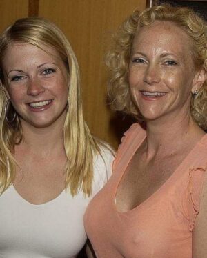 Melissa Joan Hart Instagram - Happy happy birthday to my beautiful mother @paulajhart56! Birther of 7 children (6 without an epidural) manager of my career, hippy gardener, novice gourmet chef, creator of family television (she's the reason you probably watched me on TV), club queen extraordinaire and everyone's favorite party hostess! I'm smothering you in kisses from afar and can't wait to hug your face soon!!!