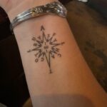 Melissa Joan Hart Instagram - Memorizing bible verses has never been easy for me but my friend @mylittlehappies taught me a way to study them in a fun way! Tattoos, keychains and note cards. Just temporary of course until I learn them. This one is Isaiah 60:1. Check it out! It's a great one to say every morning.