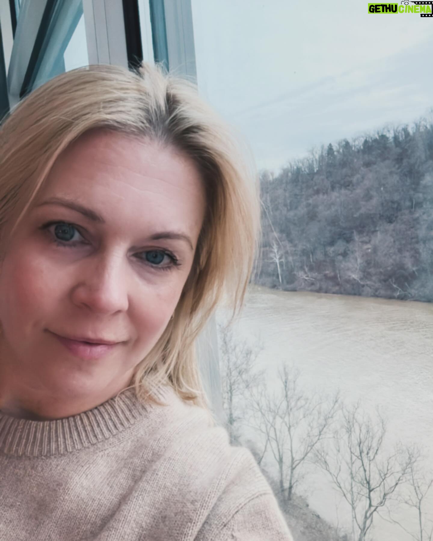 Melissa Joan Hart Instagram - New city = new project! Wanna play where in the world is MJH again? #TheBadGuardian @lifetimetv #WestVirginia