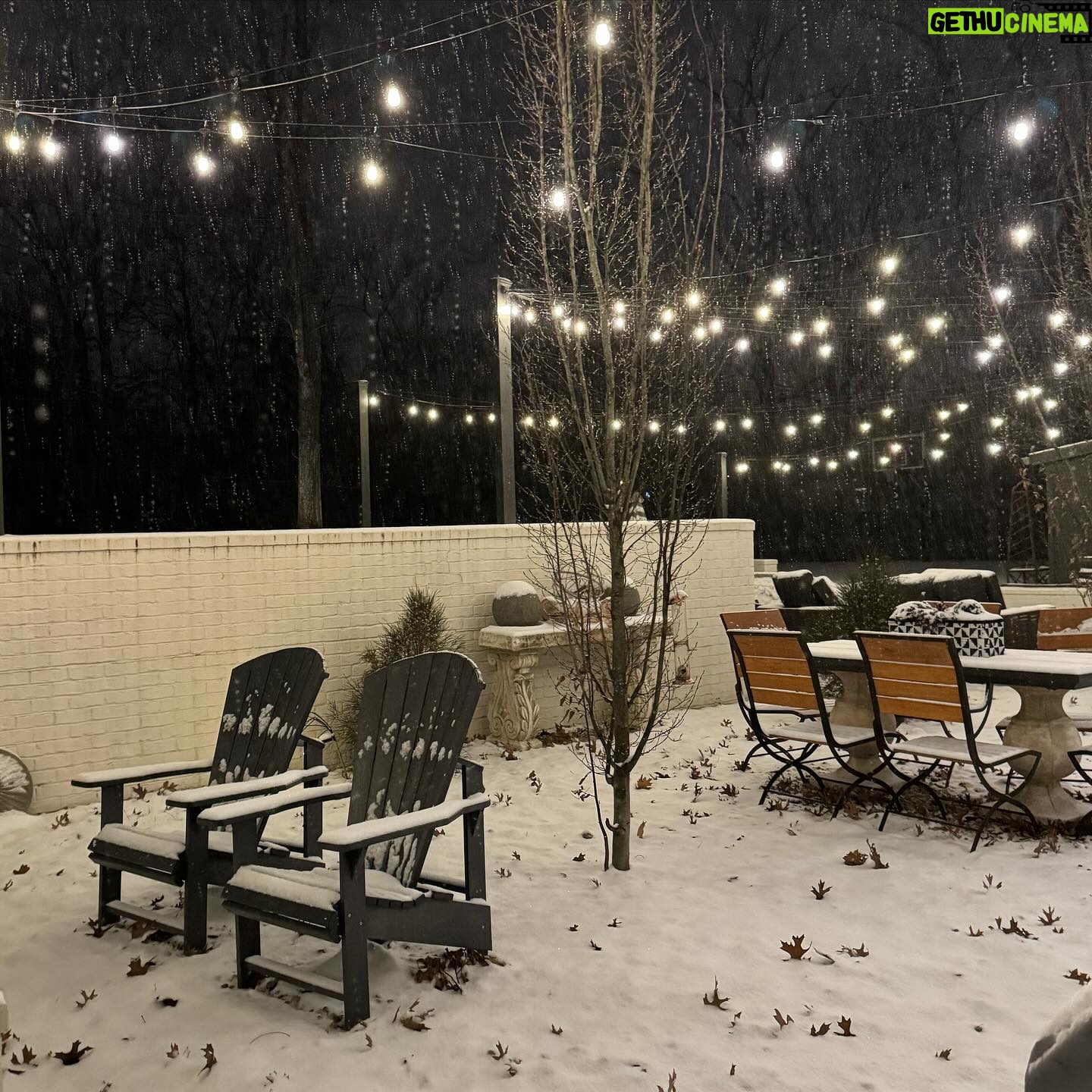 Melissa Joan Hart Instagram - Oh the weather outside is frightful.... or wonderful if you love snow like I do! #LetitSnow ❄️ ⛄️ ❄️ SEE my STORY for the update.
