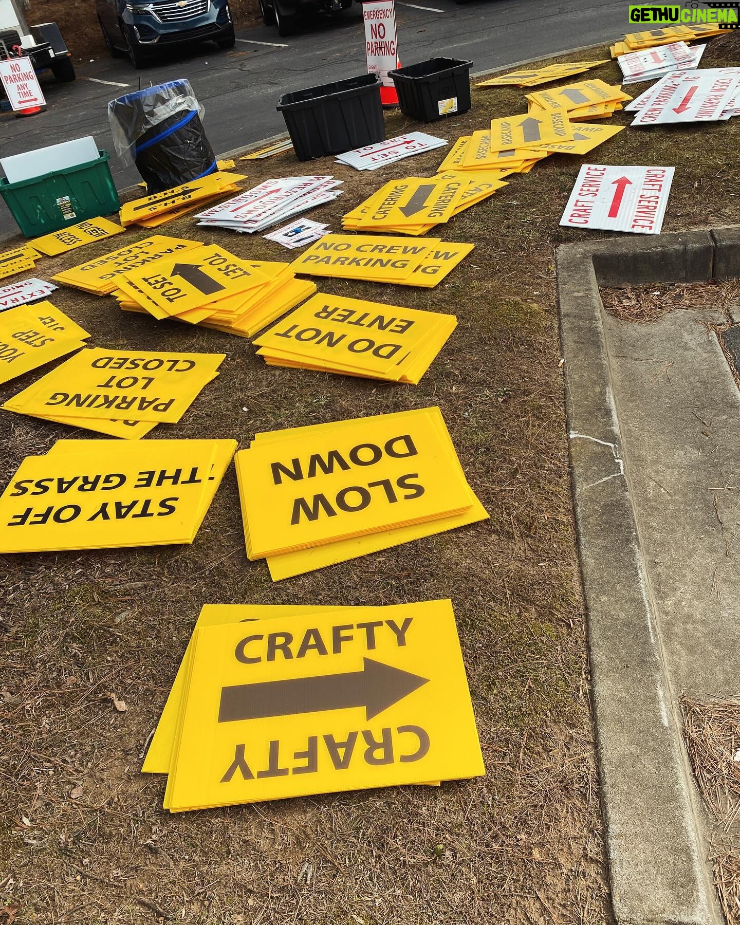 Melissa Ponzio Instagram - What would we do without locations keeping us in line with our yellow signs? #StayOfTheGrass #Crafty
