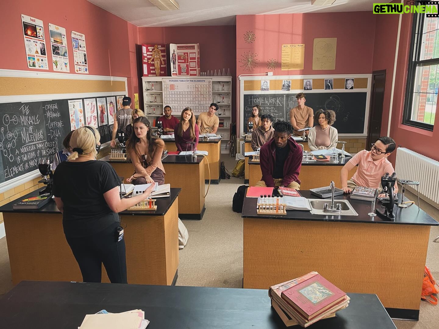 Melissa Ponzio Instagram - Shout out to the cast and crew of @popular_theory! Had a blast working with everyone to bring this sweet film alive…being back in the classroom as a teacher was a real trip as my curriculum was more comedy than chemistry, but here we are! Look for #PopularTheory on VOD March 26th and enjoy this film!