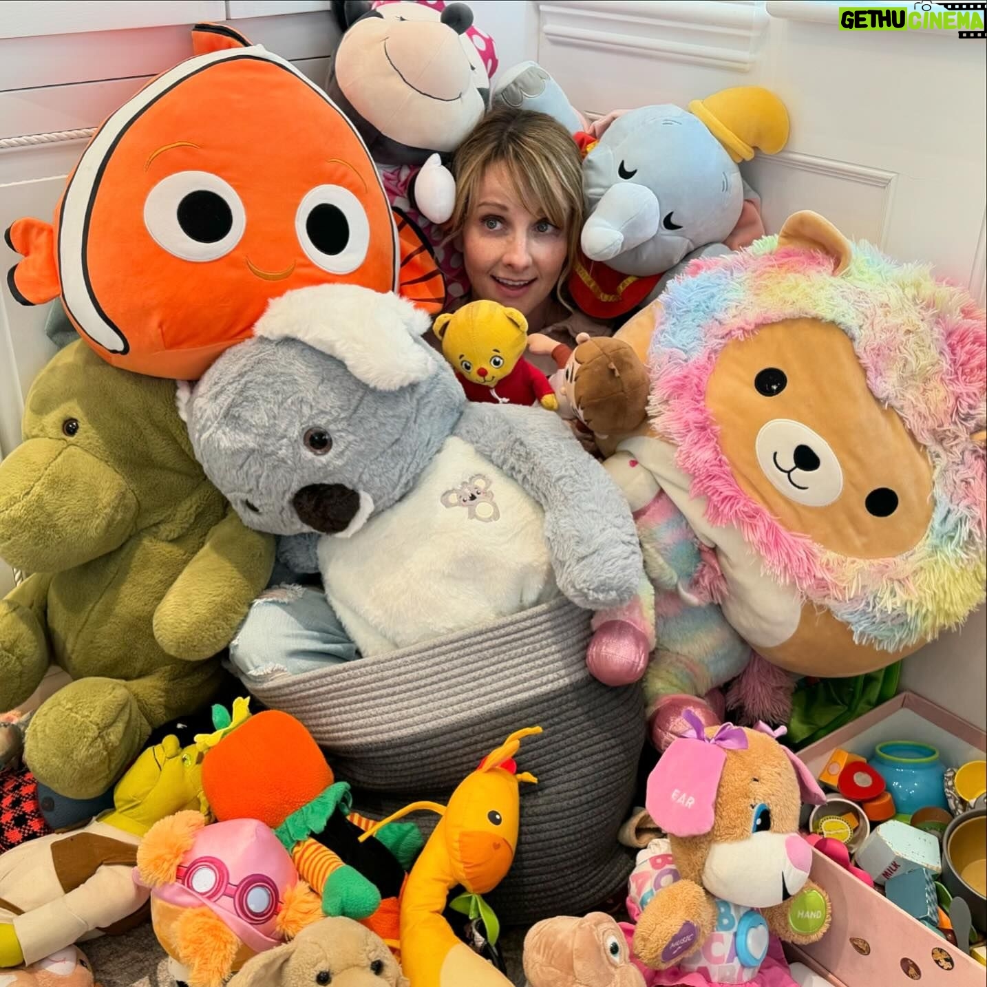 Melissa Rauch Instagram - Spring Cleaning 🌸