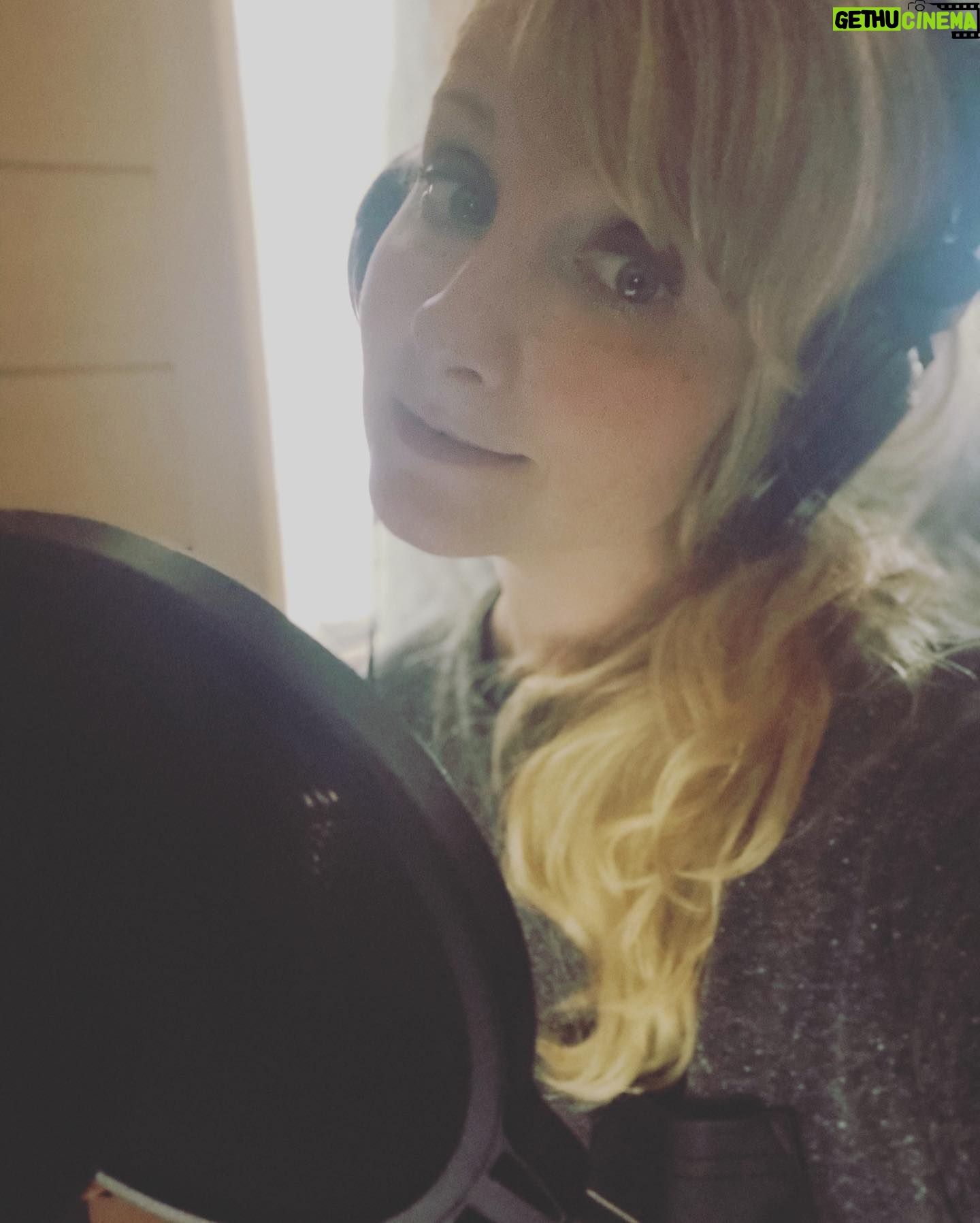 Melissa Rauch Instagram - (Makeshift) Stu. Stu. Studio.