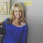 Melissa Rauch Instagram - Every heart expanding adventure begins with a single step. This was mine for @bigbangtheory_cbs 💛 My first episode. Or my first “step-isode” ~ if you will. The second pic is shortly after I joined the cast (I couldn’t believe I had my very own dressing room)! The friendships and memories that would build from these moments simply overwhelm me. 💛