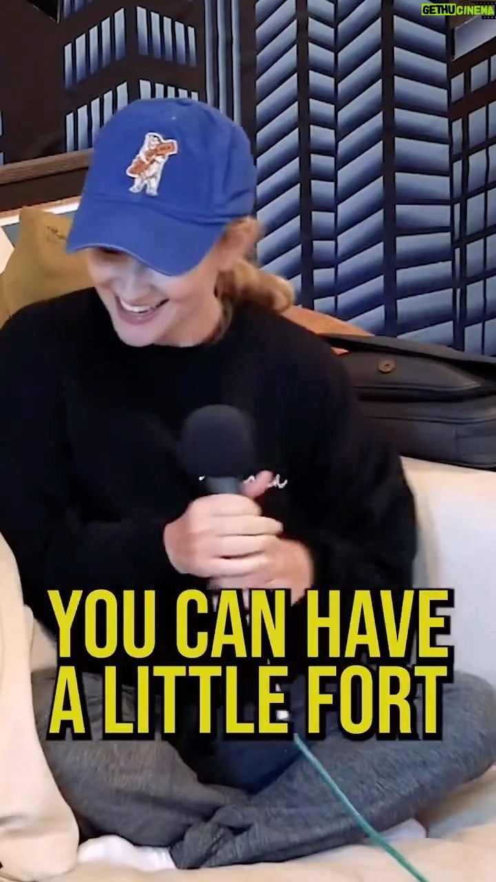 Melissa Rauch Instagram - Had such a blast talking to my wonderful and hilarious friend @peteholmes on his awesome podcast YOU MADE IT WEIRD. Check it out where you check out your podcasts! #YMIW