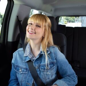 Melissa Rauch Instagram - It would make me so happy if you took the #ItCanWait pledge to drive distraction free with me! Behind the wheel all of it can wait. So PLEASE put those phones away when you're driving. I mean it. Don't test me! #ad Take the pledge here! @att bit.ly/ATT_IGCar2_MR