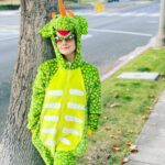 Melissa Rauch Instagram - Happy Halloween! Dino’s totally had pockets, right? 🧡🎃💚🎃🧡🎃💚