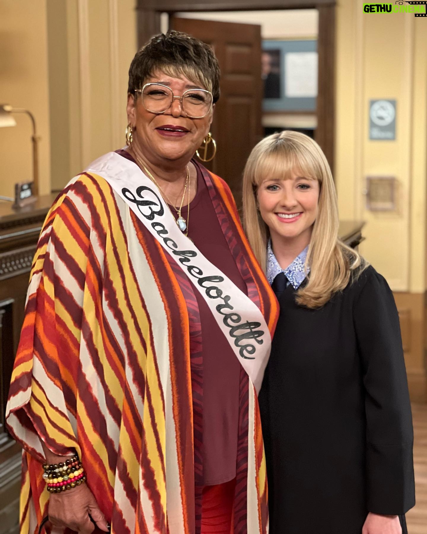 Melissa Rauch Instagram - Beyond thrilled to have had true Night Court royalty in our presence with the brilliantly talented and hilarious @marshawarfield reprising her legendary role of “Roz” in tonight’s #NightCourt season finale. The reaction from the studio audience the night we filmed it was magical. When she walked out on that set and with her iconic laser delivery served up her reply to John Larroquette’s Dan Fielding, there were audible gasps of excitement, massive applause, laughter and tears of joy. It was a truly special moment unlike anything I’ve ever witnessed. Not only is Marsha an immensely gifted actor and stand-up, she’s one of the most wonderful humans. She has a remarkable gift in which the words she shares with you in conversation go directly into your heart where they will stay cherished forever. Cannot thank her enough for joining us and for being absolutely incredible in every way. I’m so excited for you all to get to see more of Roz’s return in our Season 2 premiere! 💙