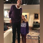 Melissa Rauch Instagram - So thrilled to be reunited with my just slightly taller incredible friend, @kareemabduljabbar_33 at the @jenniferhudsonshow 💖 I clearly grew a solid inch and half since last time we hung out! *Pay no mind to my heels! Thank you to the beyond wonderful @iamjhud for bringing us together again and for the terrific conversation about #NightCourt 💕