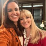 Melissa Rauch Instagram - In this moment our studio audience was thrilled to see the absolutely fantastic @melissafumero crushing it in tonight’s episode! Can you tell that I was just as excited as they were to have her there!? Check out this kickass new #NightCourt tonight at 8/7c on @nbc and streaming on @peacock 💙