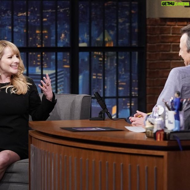 Melissa Rauch Instagram - Had so much fun talking to the wonderful @sethmeyers about all things #NightCourt Check it out tonight on @latenightseth on @nbc Pic # 1: Talking with a lotta hands Pic #2: Hands getting more out of control Pic #3: Trying my best to wrangle said hands to prevent them from completely talking to Seth on their own. Big thanks to this dream team: Styling: @hayley_atkin_ Hair: @matthewmonzon Makeup: @marywilesmakeup Photo credit: “Lloyd Bishop/NBC”