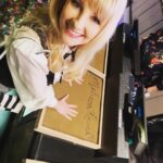 Melissa Rauch Instagram – Rehearsal for my mitts and the real deal. 📸 by: The-too-brilliant-for-words @stevemolaro