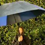 Melissa Rauch Instagram - Rain photo shoot preference? Swipe ➡️ to see it get hawwwwwt…