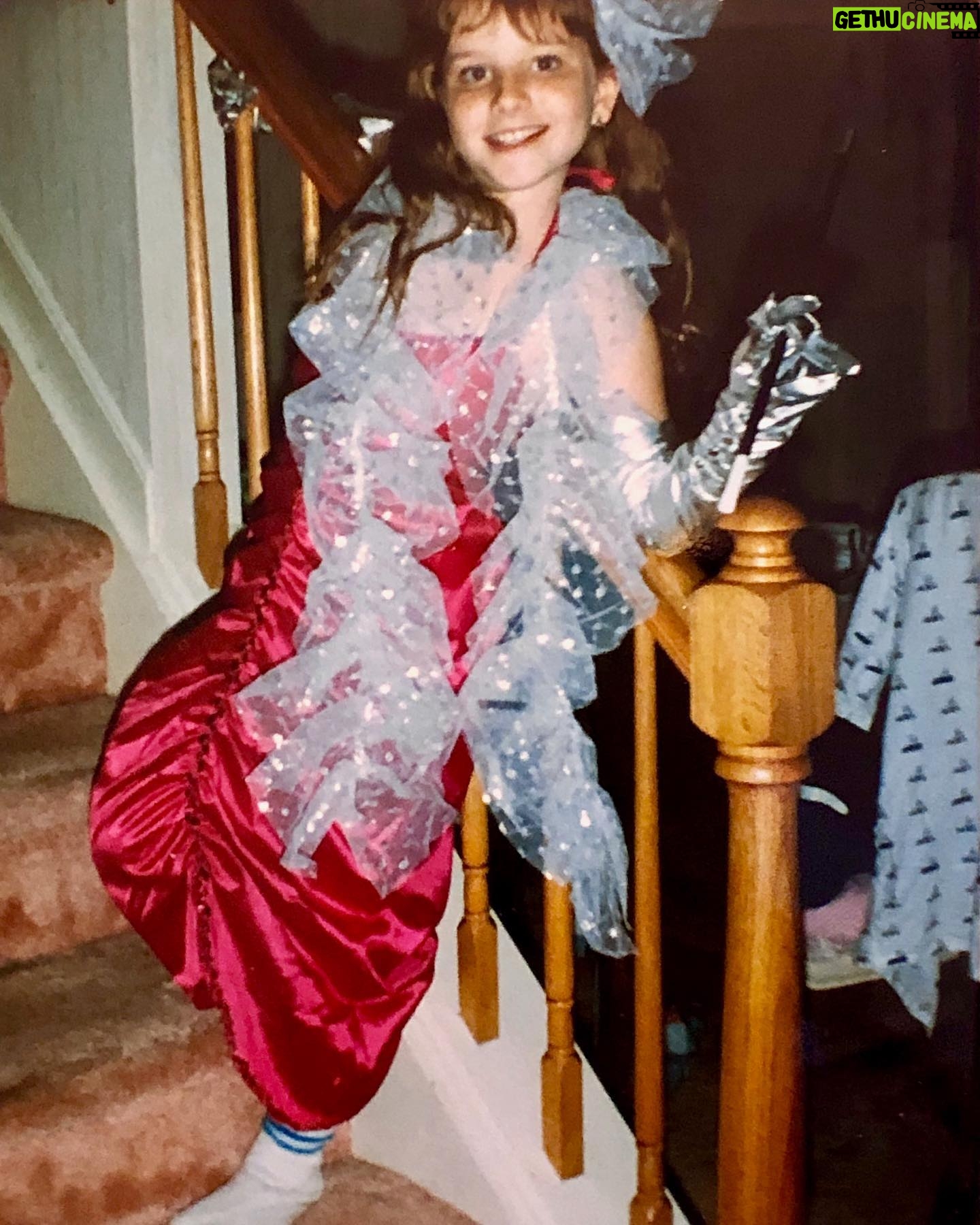 Melissa Rauch Instagram - #TBT to the fanciest I have ever been and will ever be. #socksonpoint