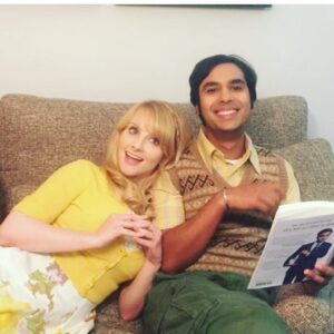 Melissa Rauch Instagram - they’re back with a BANG! 💥 watch @melissarauch and @kunalkarmanayyar reunite on #NightCourt TONIGHT 8/7c on nbc and @peacock.