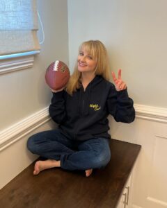 Melissa Rauch Instagram - Guess what? If you missed the premiere of #NIGHTCOURT or want to join us again, you can catch up before Tuesday’s new episode. @nbc is re-airing our first TWO episodes right after the NFL playoff game TONIGHT! Would love for you to come check out TEAM #NIGHTCOURT *That’s the full extent of my sports references. Also, because I’m awesome at social media, here are all the effortless options of me posing so very very naturally with a football. Pro tip: That is totally the proper way to hold a football. 💙