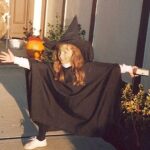 Melissa Rauch Instagram - Happy Halloween from 80’s little me who held this pose for hours and hours desperately trying to “scare people.” The box I’m holding is a speaker playing Monster Mash to really seal the deal. Hope your Halloween is less taxing! 🎃