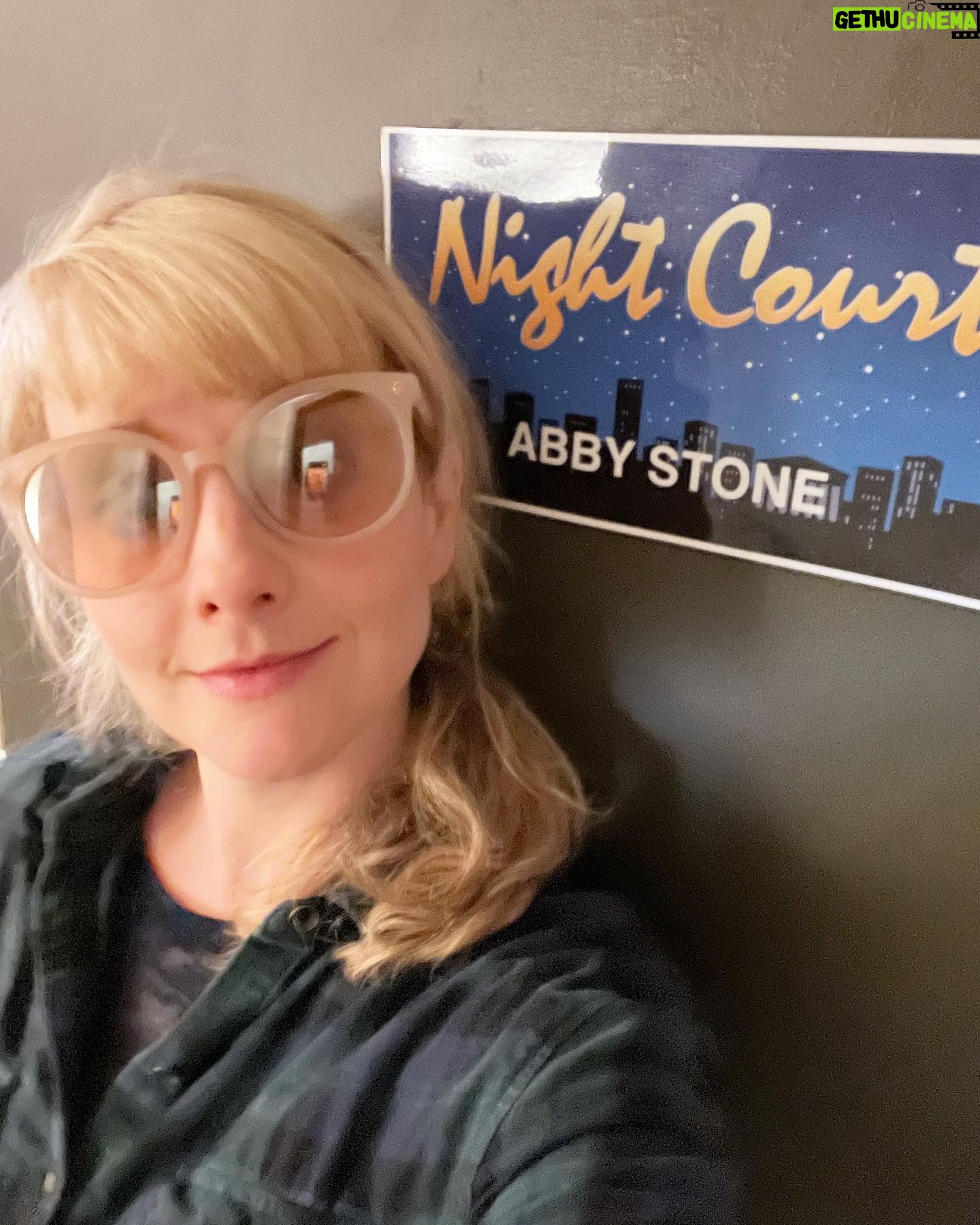 Melissa Rauch Instagram - I’m doing content! #nightcourt
