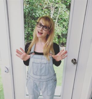 Melissa Rauch Instagram - Monday ‘ralls 💚 #rallin’