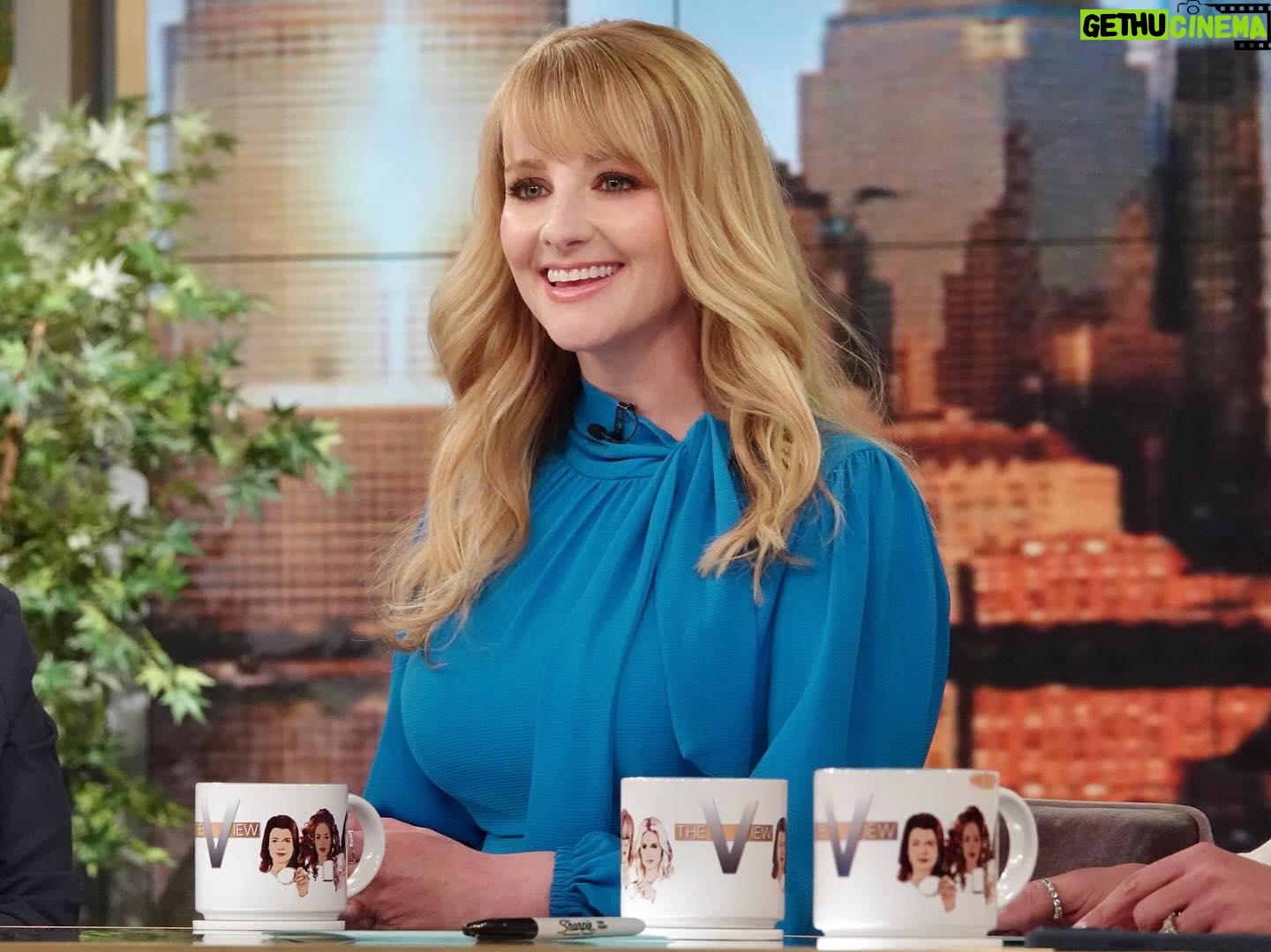 Melissa Rauch Instagram - Loved getting to talk about #NightCourt with the ladies of @theviewabc yesterday. Thanks so much for having me! 🩵🩵🩵🩵🩵 Styling: @hayley_atkin_ Hair: @matthewmonzon Color: @eddie_cook Makeup: @marywilesmakeup