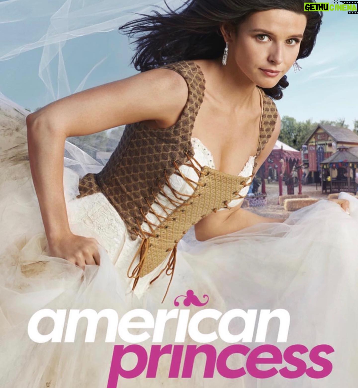 Melissa Rauch Instagram - Soooo excited to watch #americanprincess created by my brilliant friend @jamiedenbo 👑 Check it out on @lifetimetv TONIGHT at 9 PM!!!!