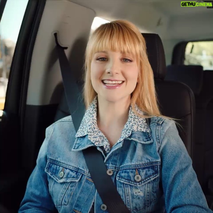 Melissa Rauch Instagram - It's true what they say- sharing is caring! Which is why I let my new friend know that distracted driving is reckless. I took the pledge to put my phone down when behind wheel. Join me at bit.ly/ATT_IGHV2_MR #ad #ItCanWait @att