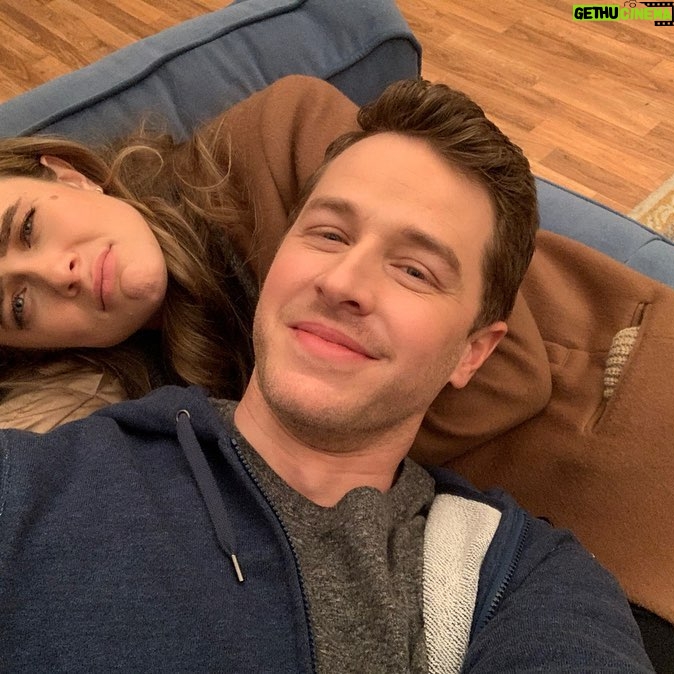 Melissa Roxburgh Instagram - The story of an interrupted nap. Illustrations by @joshdallas