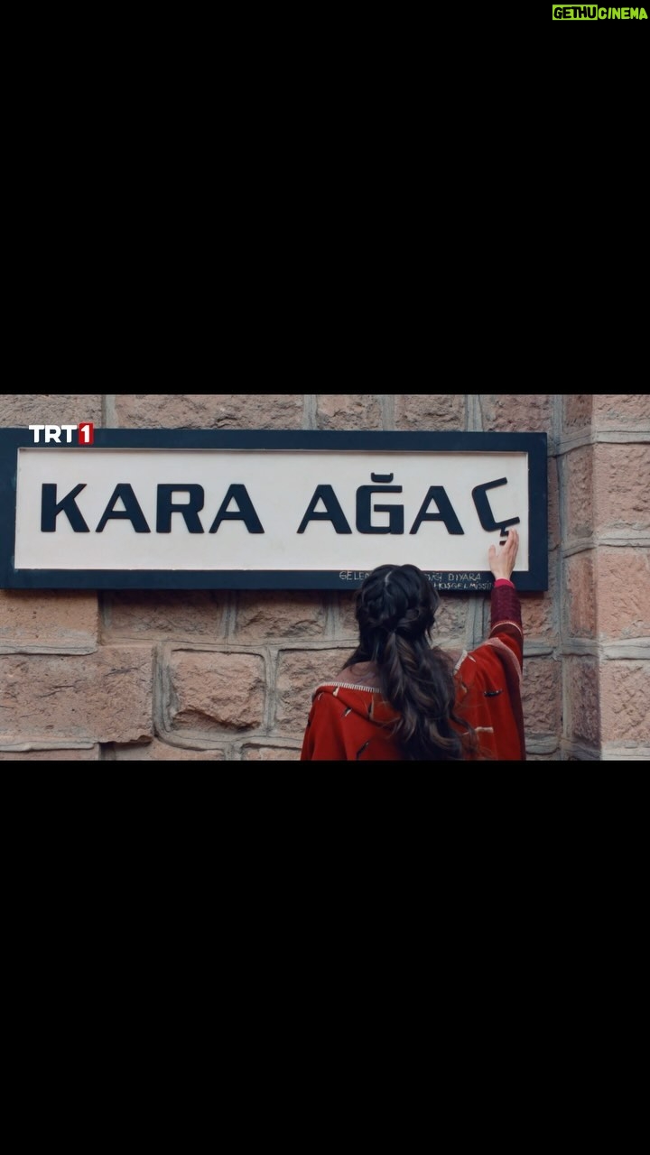 Meltem Akçöl Instagram - “Çok uzaktan geldim buraya, adım Sultan.” 23 Şubat!🤍 @karaagacdestanidizitrt @trt1