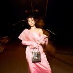 Meltem Akçöl Instagram - gece’🌑 fotoğraf: @eneskahraman styling: @busraissik / @firatkaplanofficiall makyaj: @dilannnsen saç: @ramazan_batak