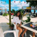 Melyssa Pinto Instagram - My playlist 🐬🐠💦🐢🫧🌤️🍉🧜🏽‍♀️🌺🏝️