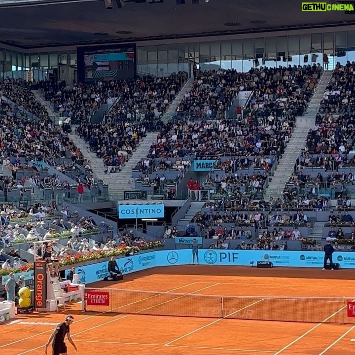 Melyssa Pinto Instagram - El plan de hoy me ha molado muuuucho! No me lo esperaba, nunca me ha llamado la atención el tenis, pero después de hoy y a pesar de no ganar el que esperaba que ganara, (por simple simpatía), porque no conocía a ninguno, ha empezado a gustarme jeje 🎾🫶🏼