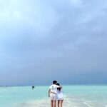Melyssa Pinto Instagram - My playlist 🐬🐠💦🐢🫧🌤️🍉🧜🏽‍♀️🌺🏝️