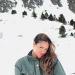 Melyssa Pinto Instagram - Vuelvo cansada pero feliz 🤍:))))))))))) Gracias una vez más @elrowofficial @grandvalira 🕺🏽⛷️