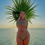 Mercedes Blanche Instagram - Sun child 🌞