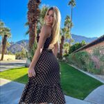 Mercedes Blanche Instagram - 🌴 👗 @NovaMen by @FashionNova
