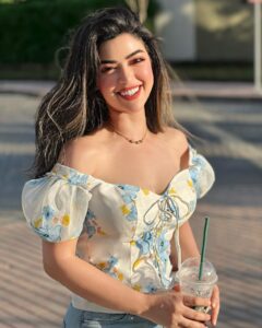 Merna Gamel Instagram - Fresh start 🪁☀️🐝