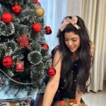 Merna Gamel Instagram - Dear Santa , All I want for Christmas is peace on earth 🙏🏻💌🕊️