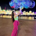 Merna Gamel Instagram - Happiness 🥰🍭🎢🎡🧸🎈🎈🎈 @globalvillageuae