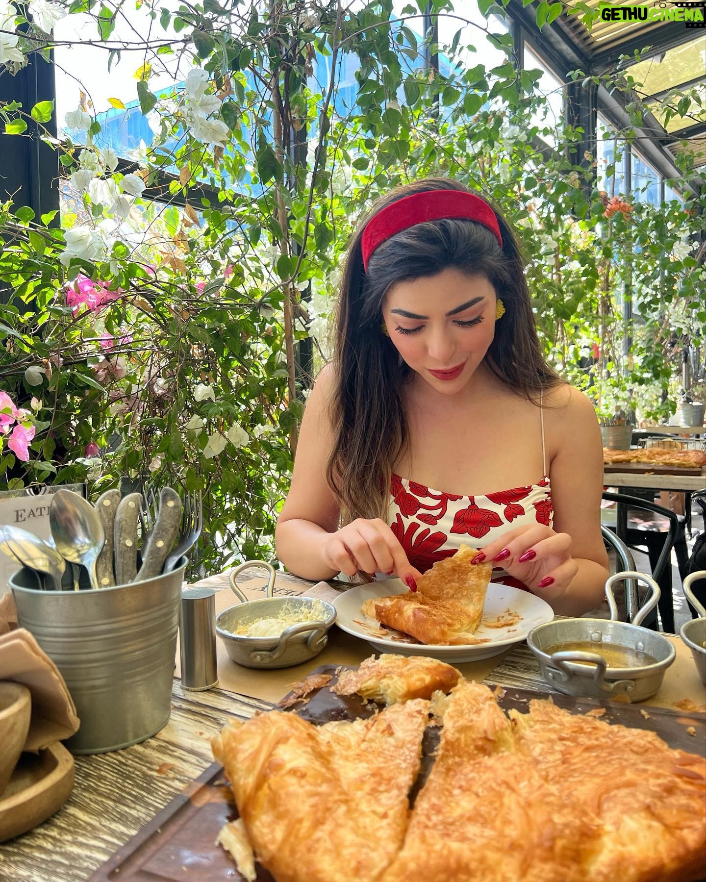 Merna Gamel Instagram - Happy Friday Happy Fetter Happy mood Happy happy 🍓🍯🫠