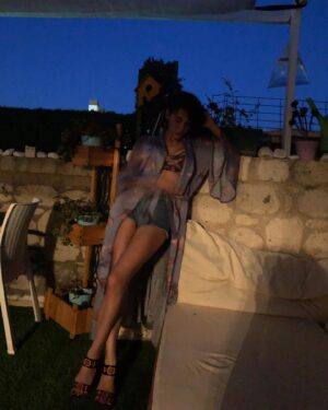 Merve Çağıran Instagram - Elbet bir gün buluşacağız bu böyle evde kalmayacak 🙄🦋 akşam sahili seni çok özledim 🧡