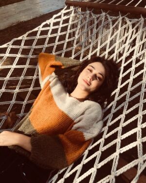 Merve Çağıran Instagram - Hocam beni ne zaman çekersiniz? 🤔@serkanbirinci 📸 @emelskryaksoy