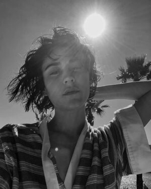 Merve Çağıran Instagram - Güzelsin balkondan